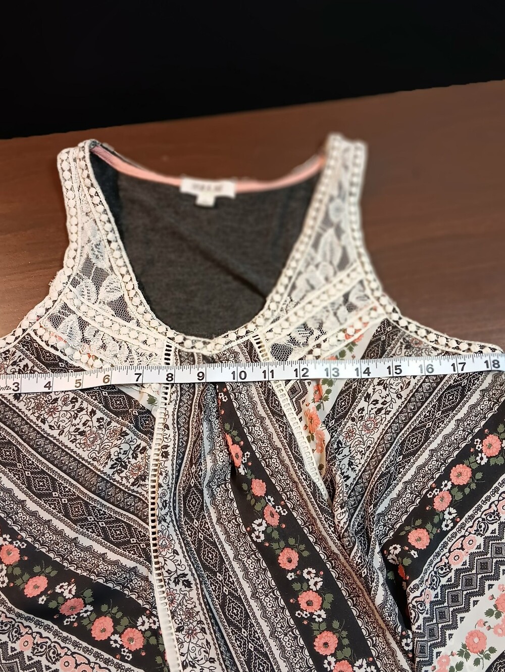 Taylor & Sage Women's Large Black/Peach Floral Print & Crochet Lace Trim Top - Picture 6 of 7